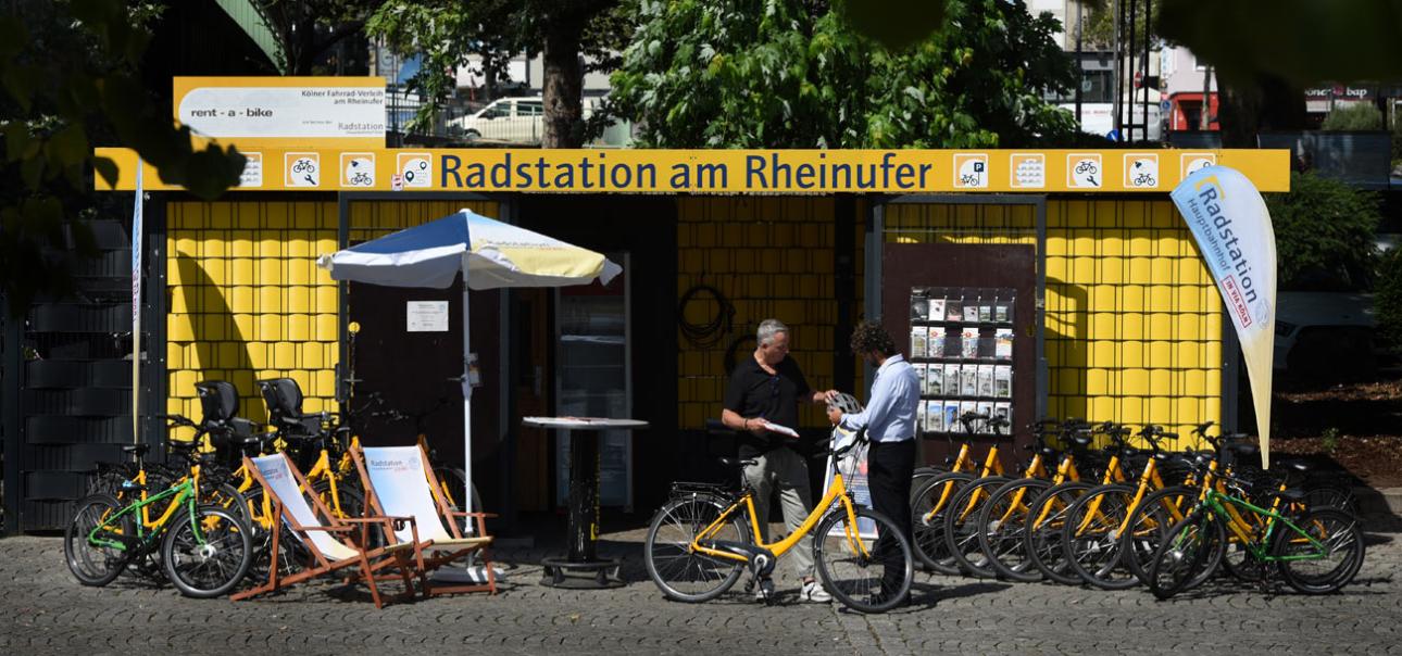 Radstation am Rheinufer